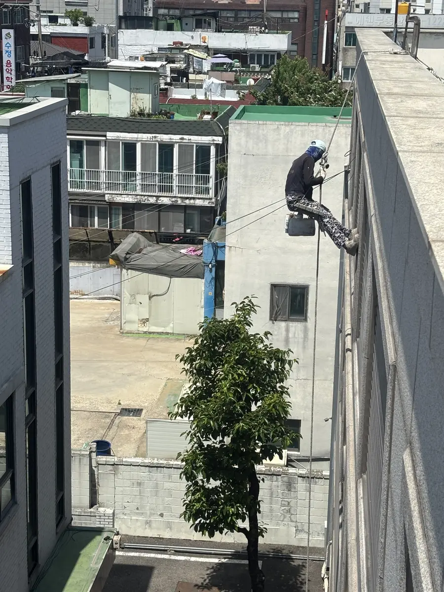 경기 부천시 상업건물·상가 외벽 방수 현장