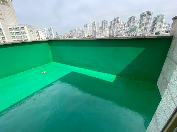 녹색 우레탄 도막이 있는 신길동 옥상 구간